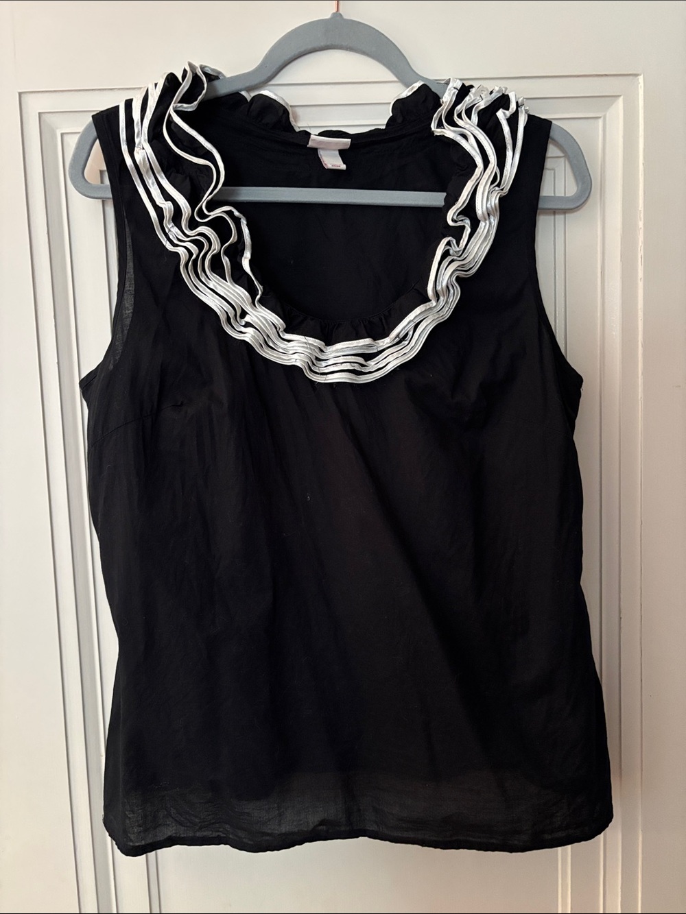 Black Sleeveless Ruffle-Neck Women's Top size L Merona